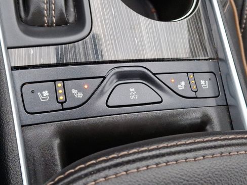 Used 2018 Chevrolet Impala Premier w/ Premier Confidence Package image 26