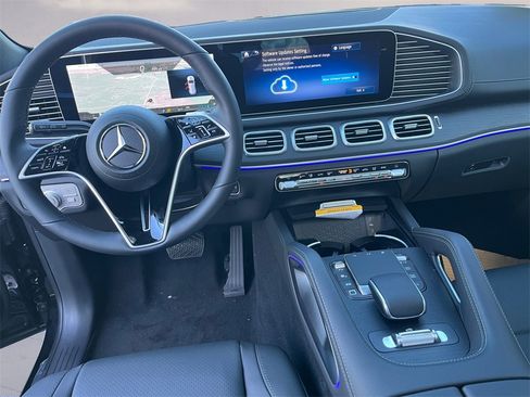 Certified 2025 Mercedes-Benz GLS 450 4MATIC image 7
