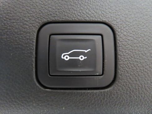 Used 2025 GMC Yukon Denali image 45