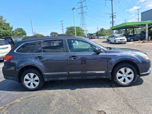 Used 2011 Subaru Outback 2.5i Premium AWD/4WD image 4
