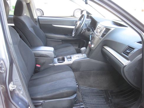 Used 2014 Subaru Legacy 2.5i Premium AWD/4WD image 24