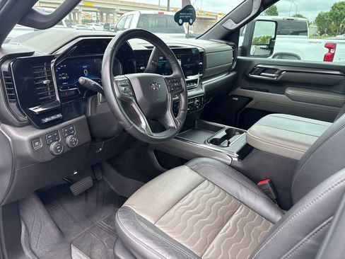 Certified 2024 Chevrolet Silverado 2500 ZR2 w/ Technology Package AWD/4WD image 8