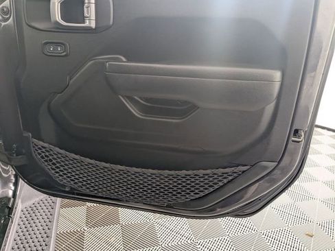 Used 2023 Jeep Wrangler Sport S image 31