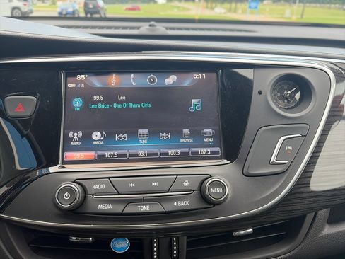 Used 2017 Buick Envision Essence FWD image 18