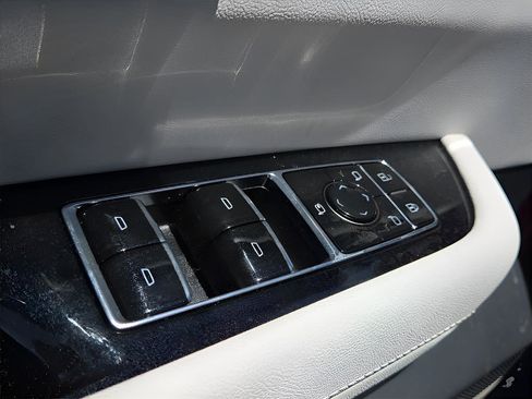 New 2026 Cadillac Vistiq Sport image 11