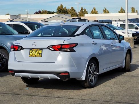 New 2025 Nissan Versa SV image 4