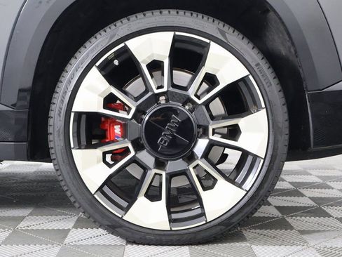 Certified 2023 BMW XM AWD/4WD image 16