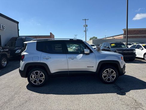Used 2018 Jeep Renegade Limited w/ UConnect 8.4 Nav Group image 5