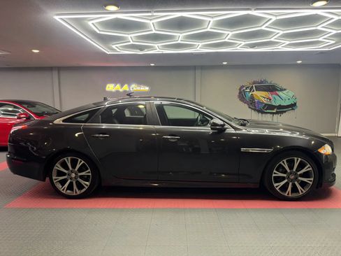 Used 2015 Jaguar XJ RWD image 8