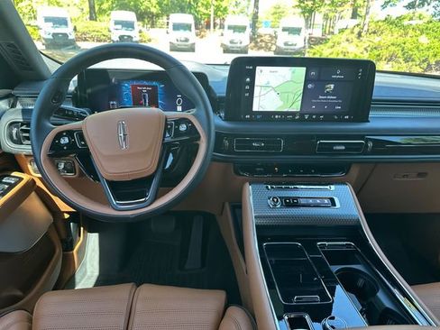 New 2025 Lincoln Aviator Black Label AWD/4WD image 24