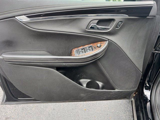 Used 2015 Chevrolet Impala LT w/ Convenience Package FWD image 24