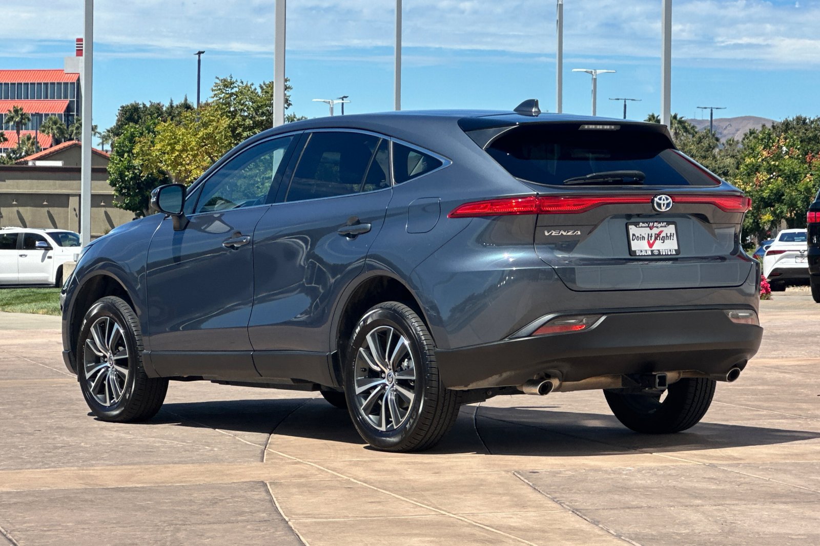 Certified 2024 Toyota Venza LE AWD/4WD image 7