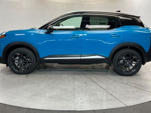 New 2026 Nissan Kicks SR w/ Cold Weather Package AWD/4WD image 2