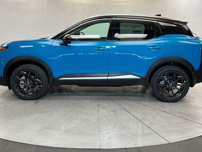 New 2026 Nissan Kicks SR w/ Cold Weather Package