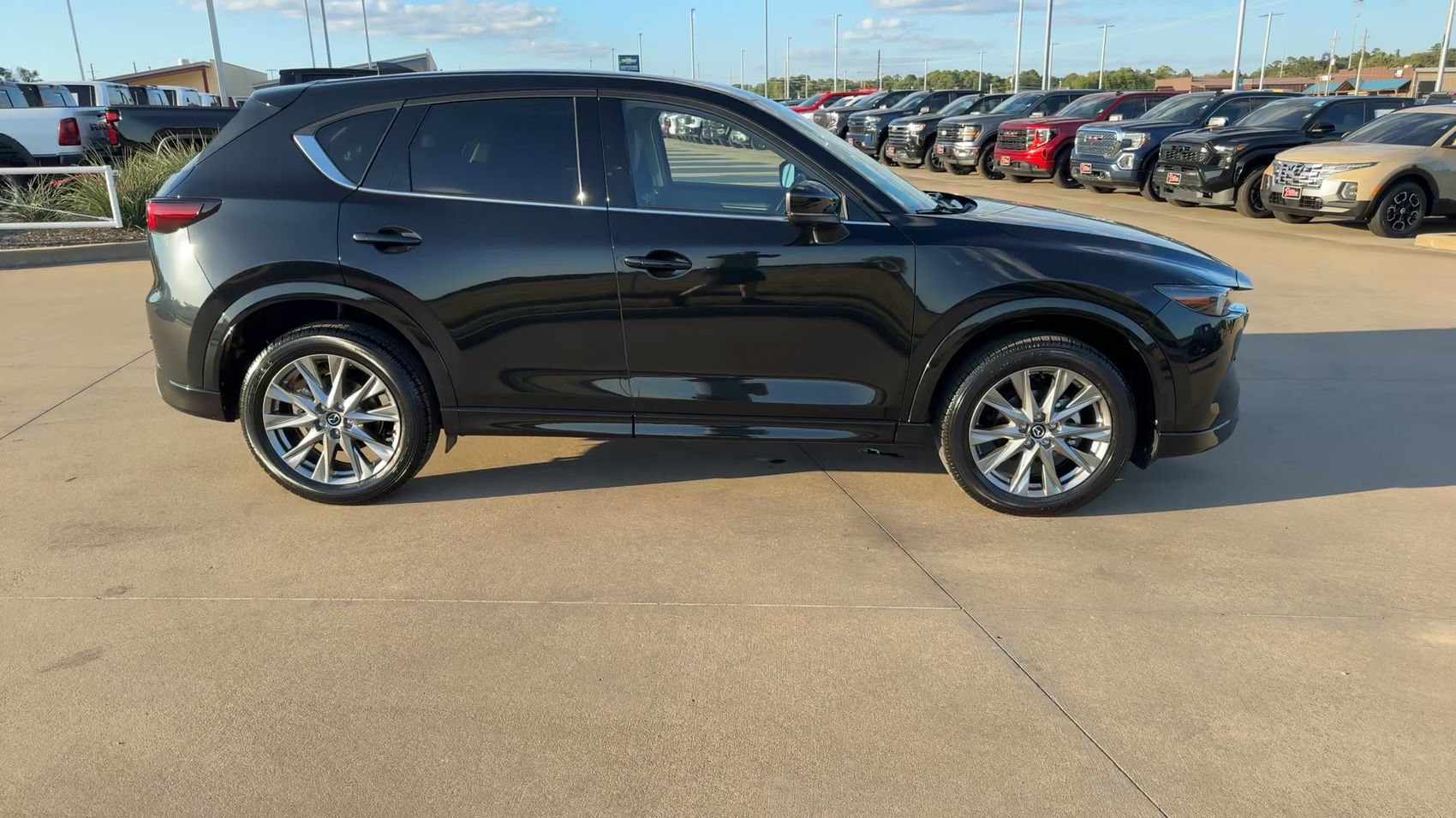 Used 2025 MAZDA CX-5 AWD 2.5 S w/ Premium Plus Pkg image 2