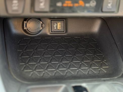 Used 2025 Toyota RAV4 XLE w/ Convenience Package AWD/4WD image 15