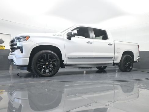 Used 2025 Chevrolet Silverado 1500 High Country w/ Technology Package image 71