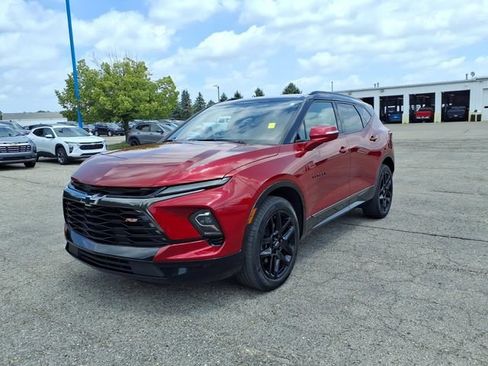 Used 2023 Chevrolet Blazer RS w/ Driver Confidence II Package FWD image 3