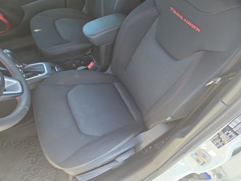 Certified 2023 Jeep Renegade Trailhawk AWD/4WD image 13