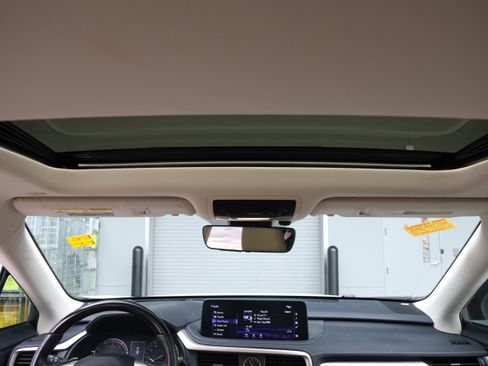 Used 2022 Lexus RX 350L Luxury image 31