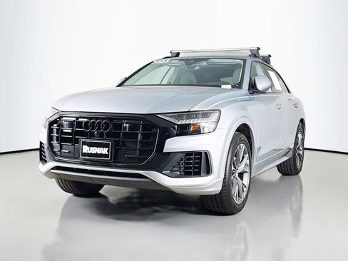 Used 2023 Audi Q8 Premium w/ Convenience Package AWD/4WD image 3