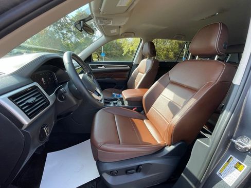 Used 2023 Volkswagen Atlas SE image 28