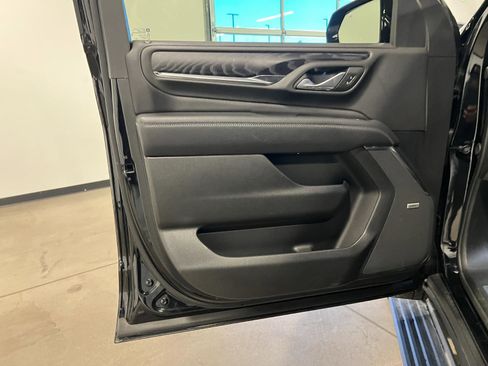 Used 2024 GMC Yukon Denali w/ Advanced Technology Package image 28