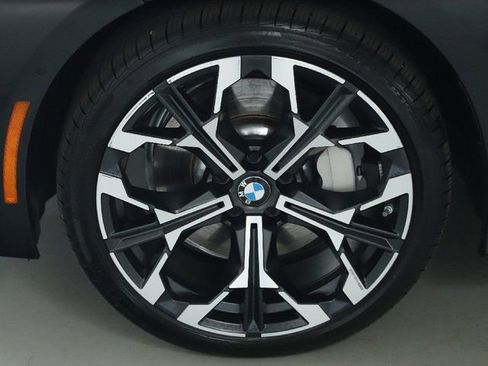 Used 2025 BMW 330i xDrive Sedan AWD/4WD image 41