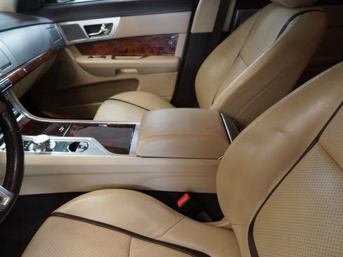 Used 2012 Jaguar XF Portfolio image 8