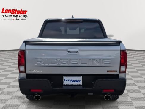 Used 2025 Honda Ridgeline TrailSport image 4