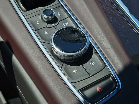Certified 2024 Cadillac Escalade Sport Platinum w/ LPO, ONYX Package AWD/4WD image 27