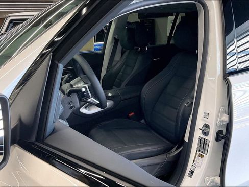 New 2026 Mercedes-Benz GLS 450 4MATIC image 9