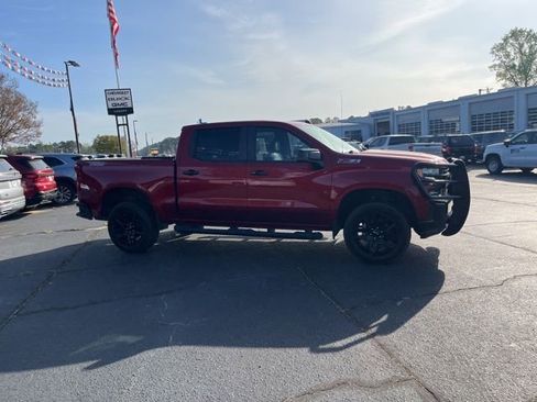 Used 2022 Chevrolet Silverado 1500 LT Trail Boss w/ Convenience Package II AWD/4WD image 2