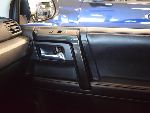 Used 2018 Toyota 4Runner TRD Off-Road Premium image 83