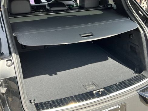 Certified 2025 Porsche Cayenne AWD/4WD image 20