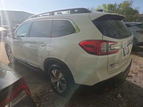 Used 2025 Subaru Ascent Premium image 9