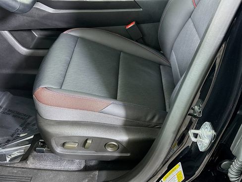 Used 2025 Chevrolet Equinox RS w/ Safety and Technology Package AWD/4WD image 24