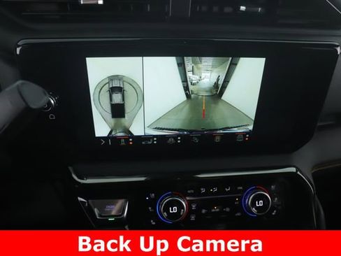 Used 2025 GMC Sierra 3500 AT4 w/ AT4 Premium Plus Package AWD/4WD image 26