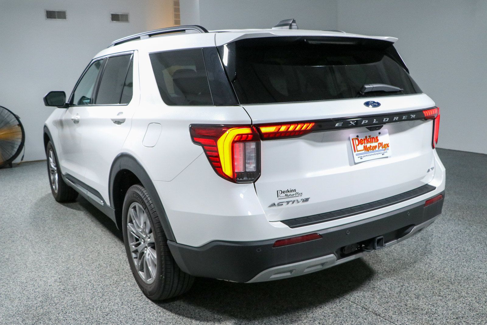 Used 2025 Ford Explorer Active w/ Active Comfort Package AWD/4WD image 9