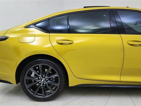 Used 2025 Cadillac CT5 V w/ Technology Package image 7