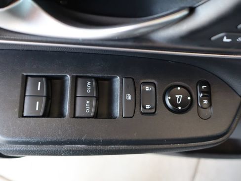 Used 2020 Honda CR-V Touring image 14