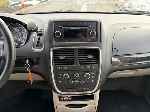 Used 2015 Dodge Grand Caravan SE w/ Quick Order Package 29E SE image 30
