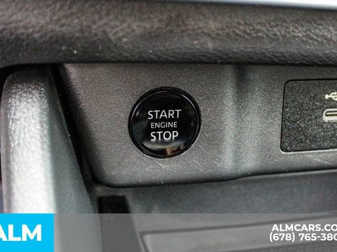 Used 2024 Nissan Rogue S FWD image 28