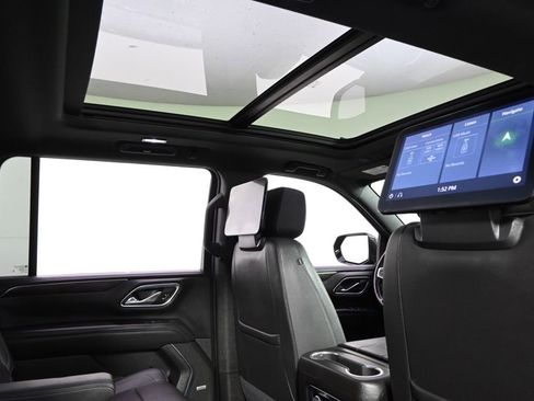 Used 2021 Chevrolet Suburban Z71 w/ Luxury Package AWD/4WD image 17