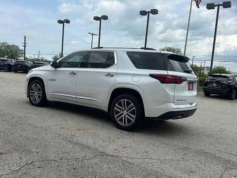 Used 2023 Chevrolet Traverse High Country w/ LPO, Floor Liner Package AWD/4WD image 3