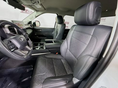 Used 2024 Toyota Tundra Limited AWD/4WD image 26