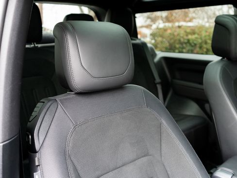 Used 2023 Land Rover Defender 90 Carpathian Edition image 42