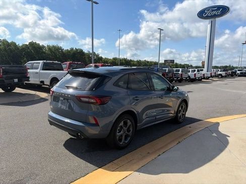 Used 2024 Ford Escape ST-Line w/ Tech Pack #1 FWD image 5