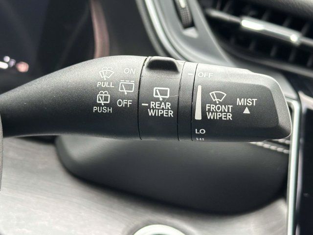 Used 2023 Jeep Grand Cherokee Limited AWD/4WD image 30