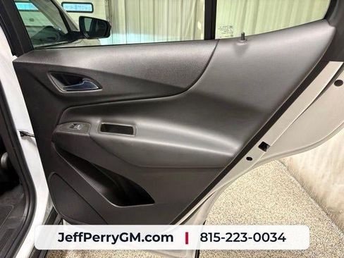 Used 2024 Chevrolet Equinox LT FWD image 21